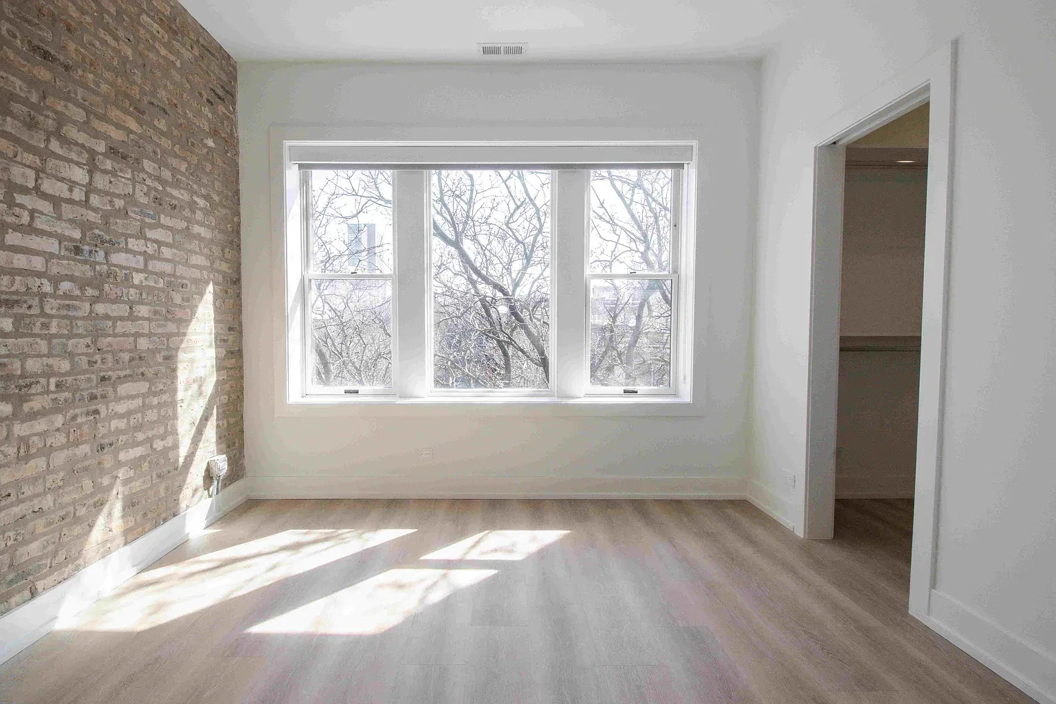 1035 W Byron