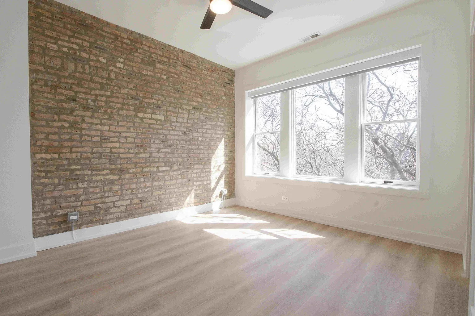 1035 W Byron
