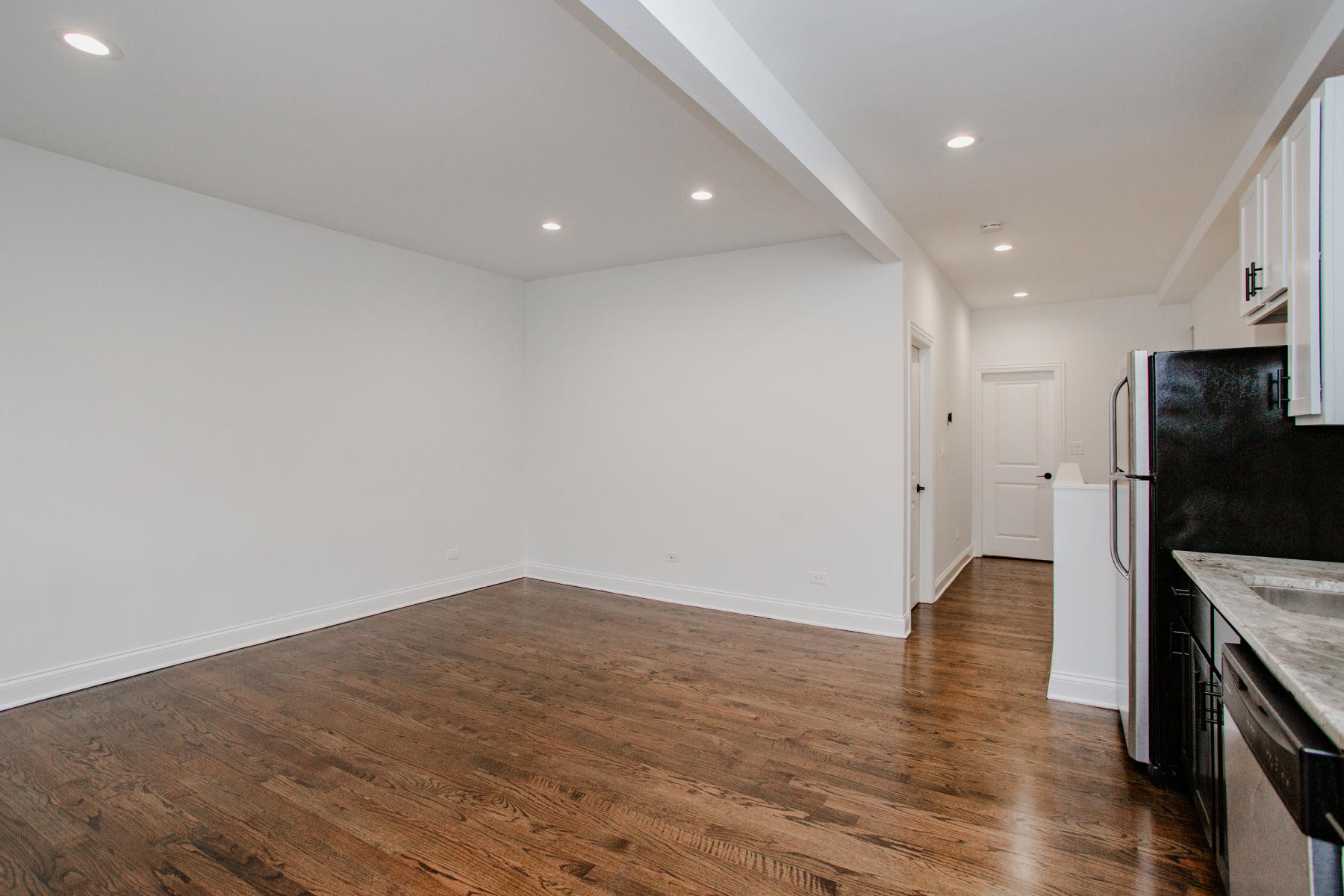 2102 N Damen