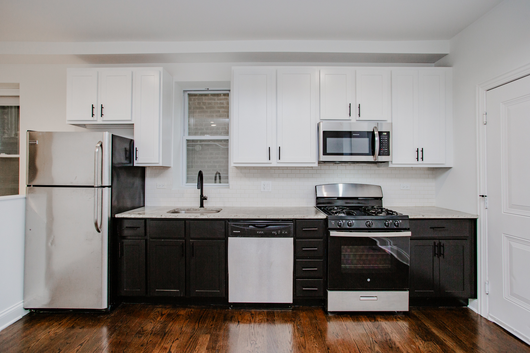 2102 N Damen